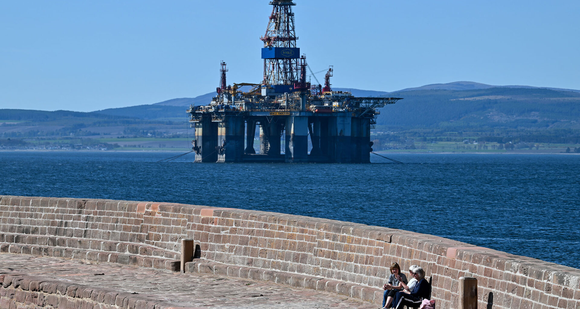 North Sea fossil fuels could help bridge the gap to clean...