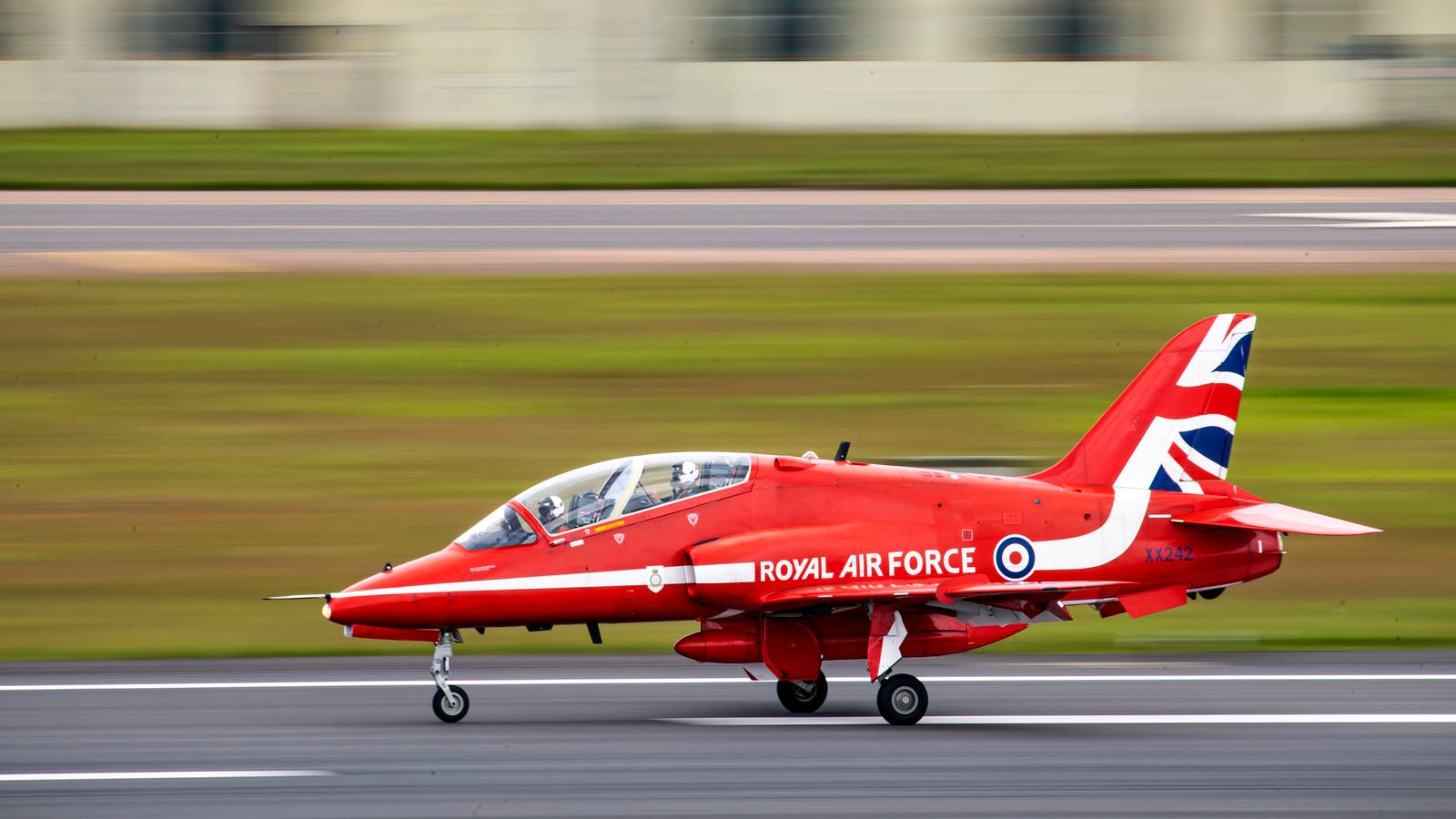 The UK Just Admitted It Can No Longer Build The Red Arrows' Next Jet