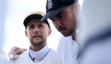 Ollie Robinson dismisses Abdullah Shafique