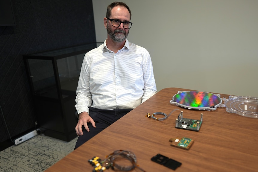 Geoff Pryde with his quantum computer.