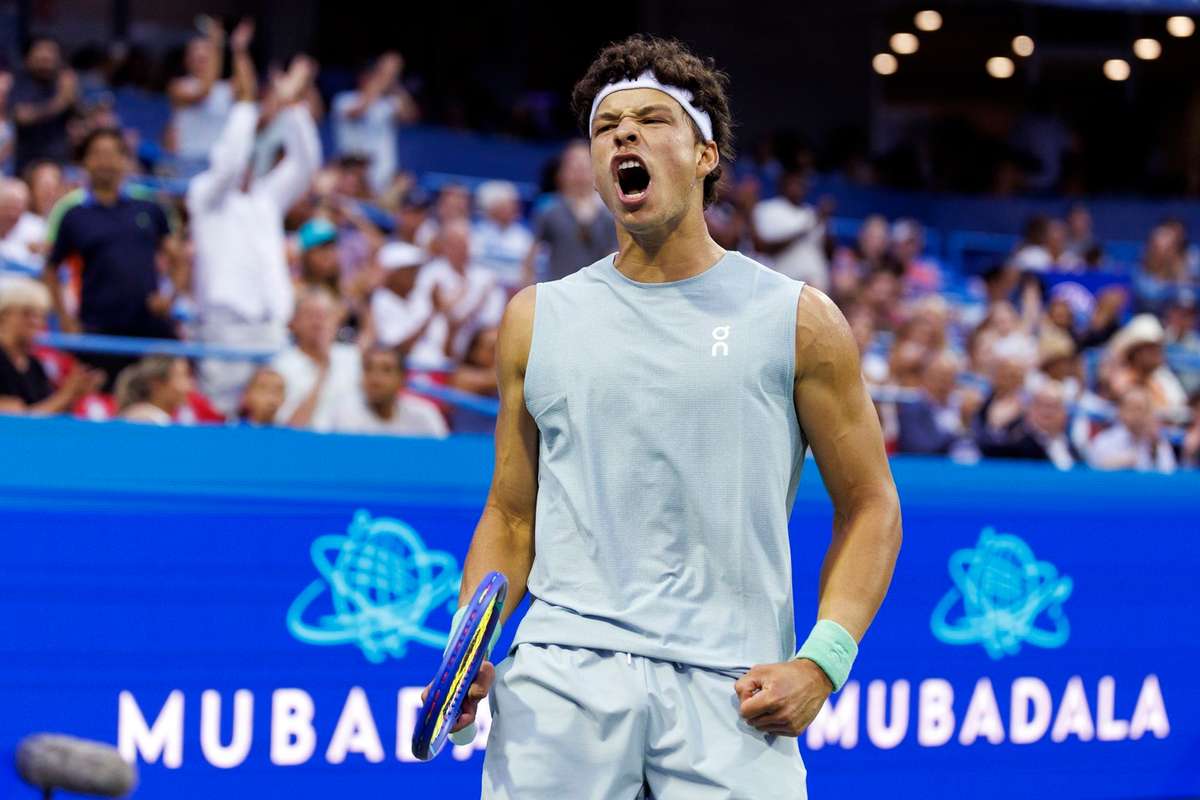 Washington Open: Alex de Minaur beats Cruz Hewitt in straight sets