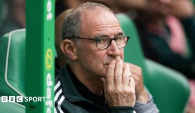 Martin O'Neill in the Celtic dugout