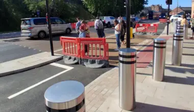 ‘Painfully slow’ – Cyclists question why new bike lanes are stuck behind barriers | YorkMix