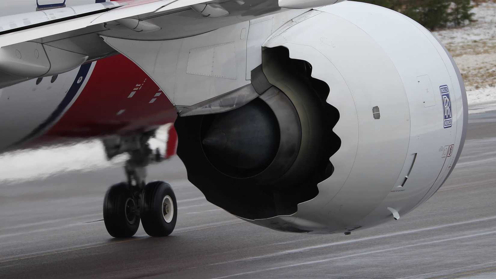 Boeing 787 with Trent 1000 on takeoff roll