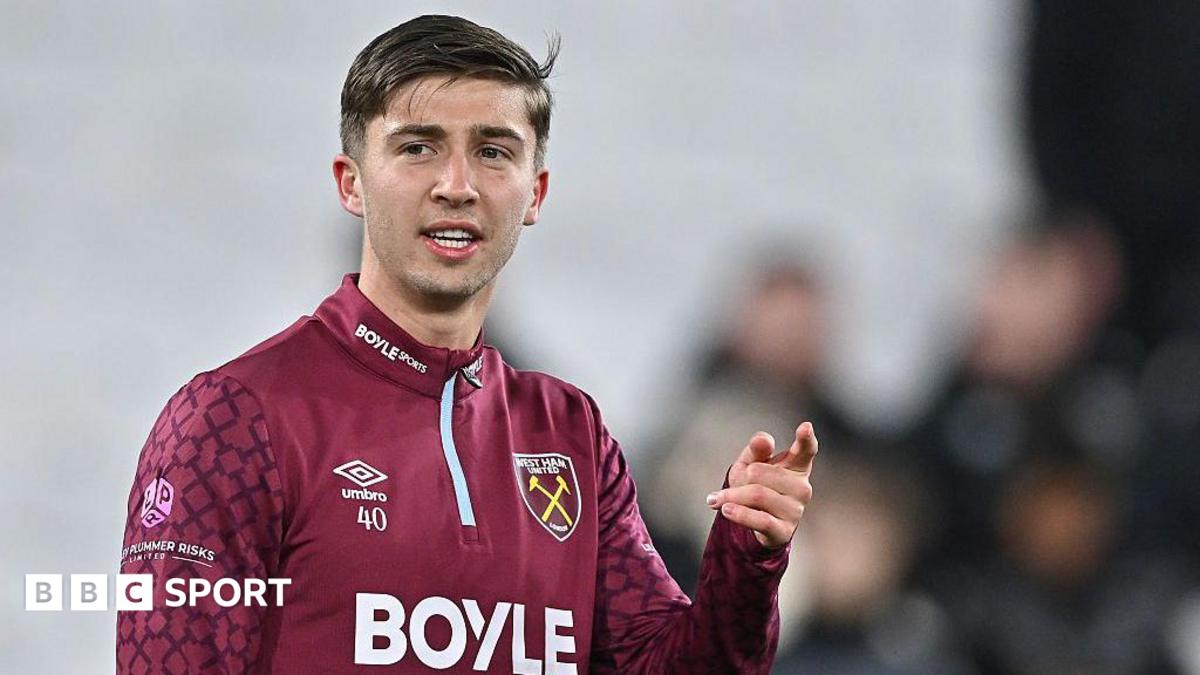 George Earthy warms up for West Ham