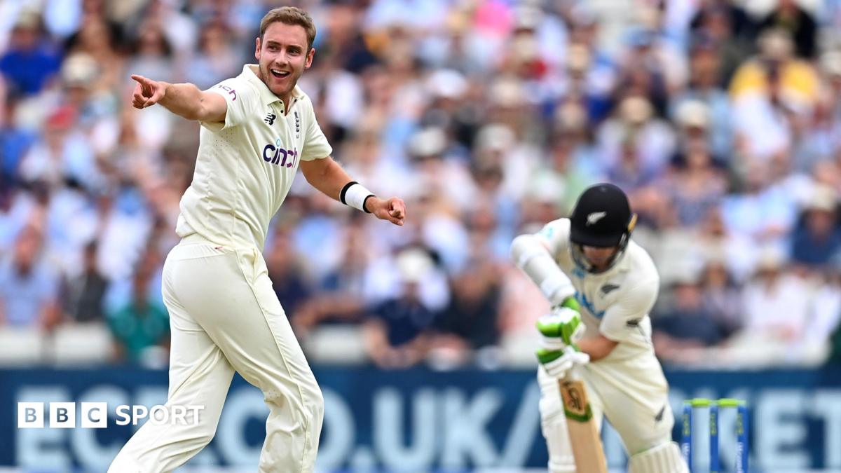 Stuart Broad appeals for Tom Latham's wicket