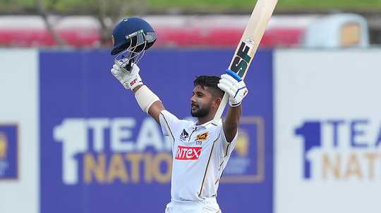 dinusha-completed-his-second-century-of-the-series