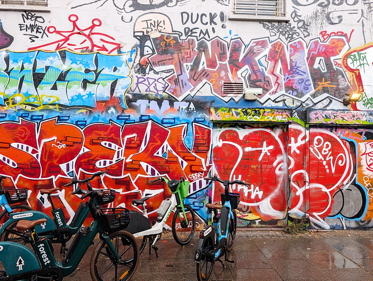 In photos: street art, graffiti, bikes and a closed gay bar - Dorrell Place, Brixton