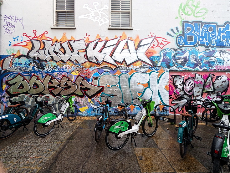 In photos: street art, graffiti, bikes and a closed gay bar - Dorrell Place, Brixton