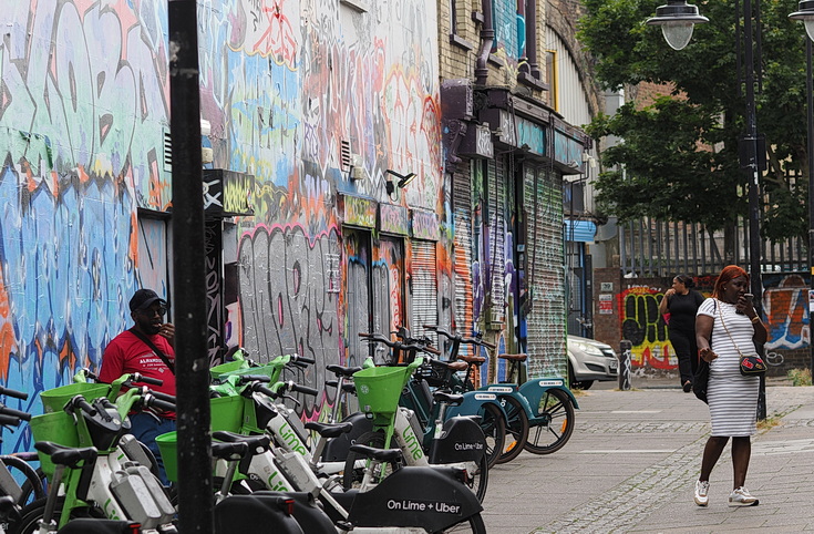 In photos: street art, graffiti, bikes and a closed gay bar - Dorrell Place, Brixton