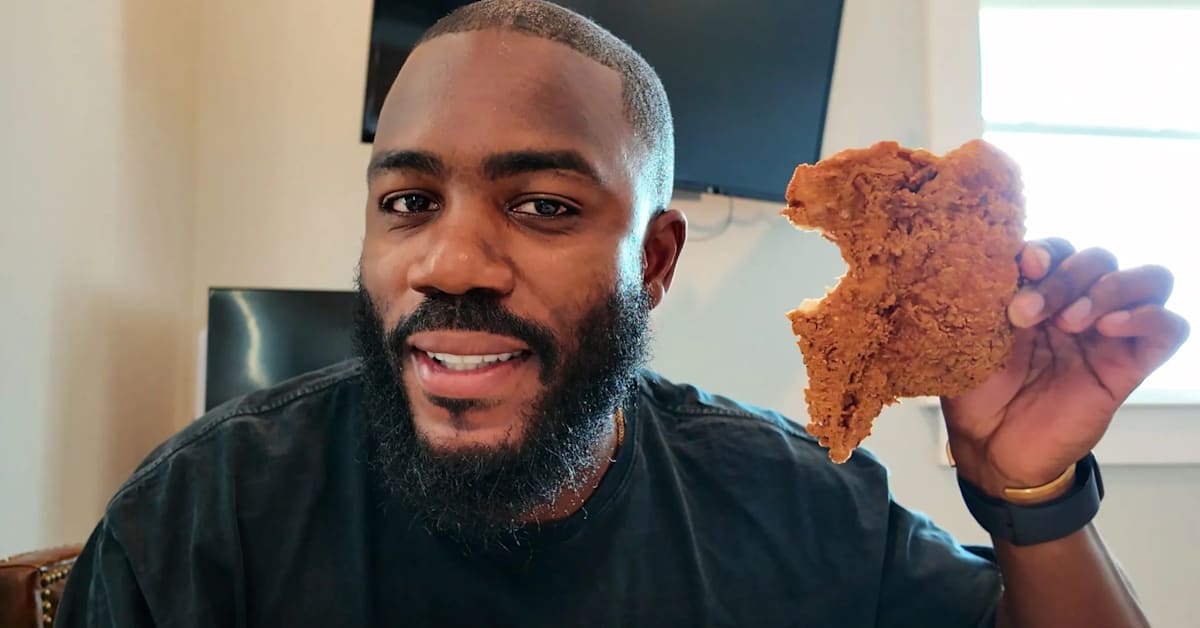 Netflix's 'Big Chicken' is Getting Side-Eyed as Mo Gilligan Eats Fried Chicken 3 Times a Day for 28 Days