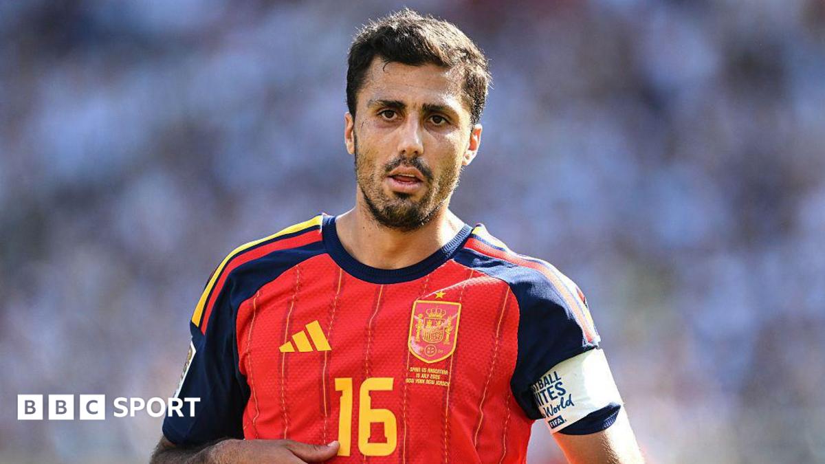 Rodri playing for Spain