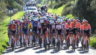 The pelton during stage 4 of the 2026 Volta ao Algarve em Bicicleta in Lagos, Portugal. (Photo by Dario Belingheri/Getty Images)