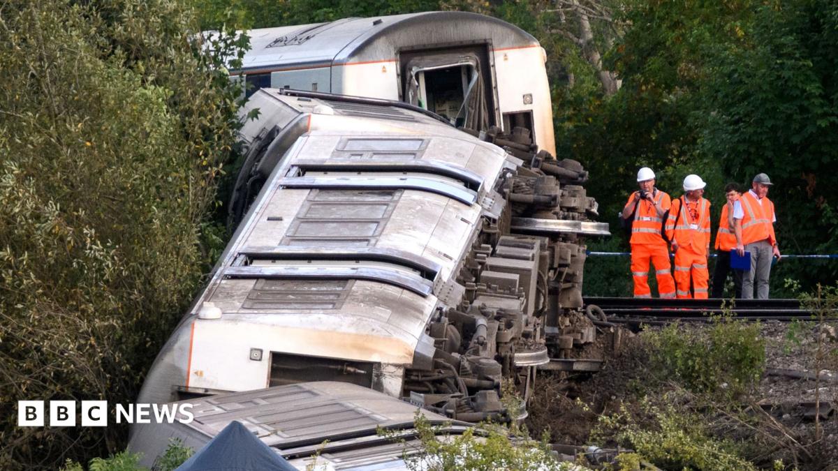 Lewes train derailment: Two seriously injured, with 18 others hurt, after train derails in East Sussex - follow live