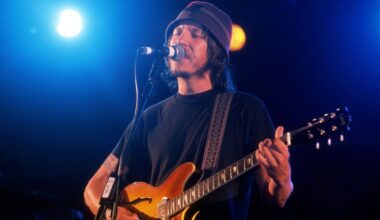 Fan receives response to letter from Elliott Smith 23 years later