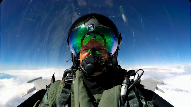 Striker II Digital Helmet Mounted Display