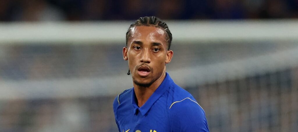Joao Pedro brace wing-backs