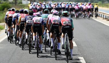 A general view of the peloton competing in echelons formation due to the crosswinds during the La Vuelta - 81st Tour of Spain 2026, Stage 5