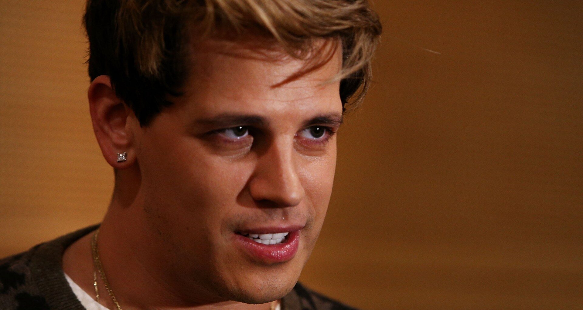 Far-right UK provocateur Milo Yiannopoulos detained by ICE in US | Migration News