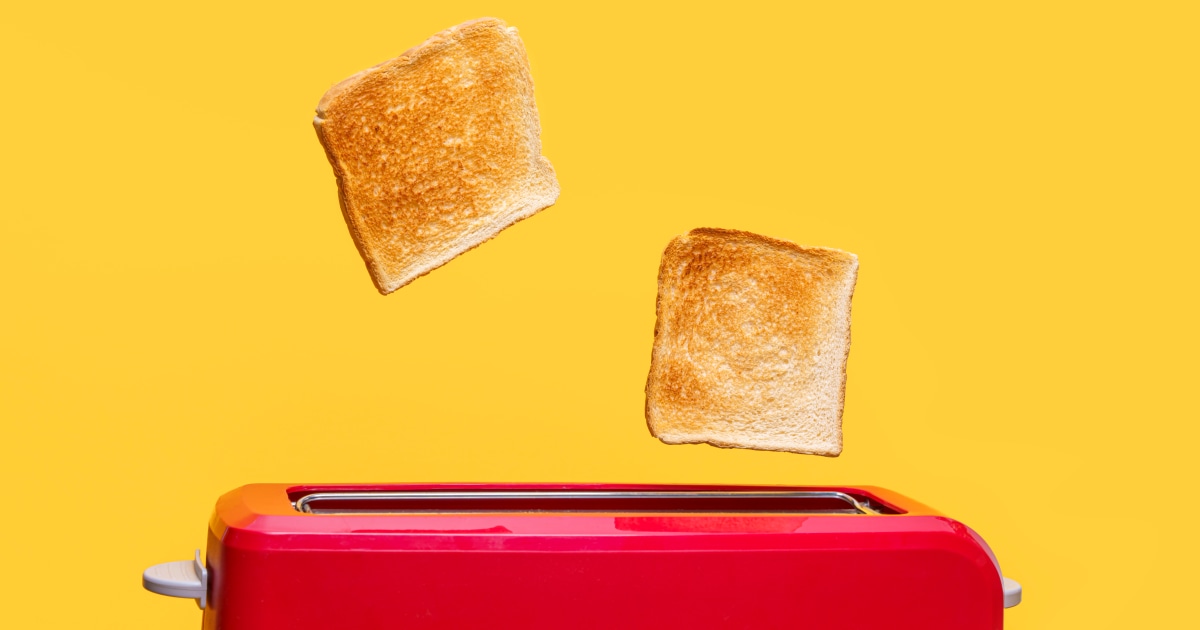 9 Healthy But Not Boring Toast Toppings Dietitians Love