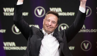 Elon Musk says SpaceX will hit $1 trillion in revenue by 2030 and build factories on the moon