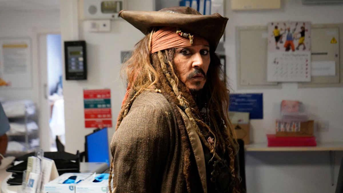 Johnny Depp’s ‘Pirates Of The Caribbean’ Return Takes Major Step Forward