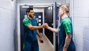 James Signs 11