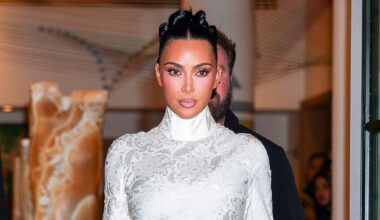 Kim Kardashian posts bikini photos from tropical vacation with Hamilton