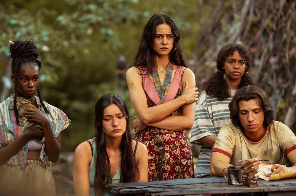 Nia Sondaya, Alexa Barajas, Courtney Eaton, Silvana Estifanos, Kevin Alves, Yellowjackets, season 3 nia sondaya, alexa barajas, courtney eaton, silvana estifanos, kevin alves, yellowjackets, season 3