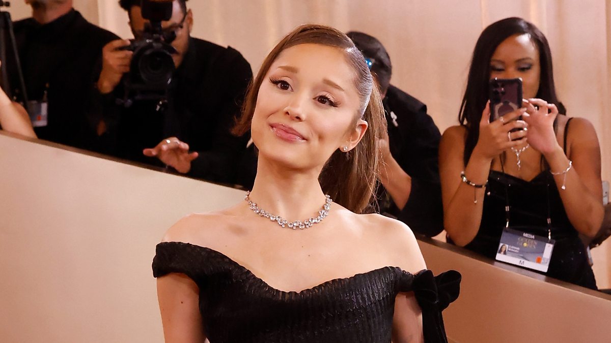 Ariana Grande to Take a Break from Public Life - BBC
