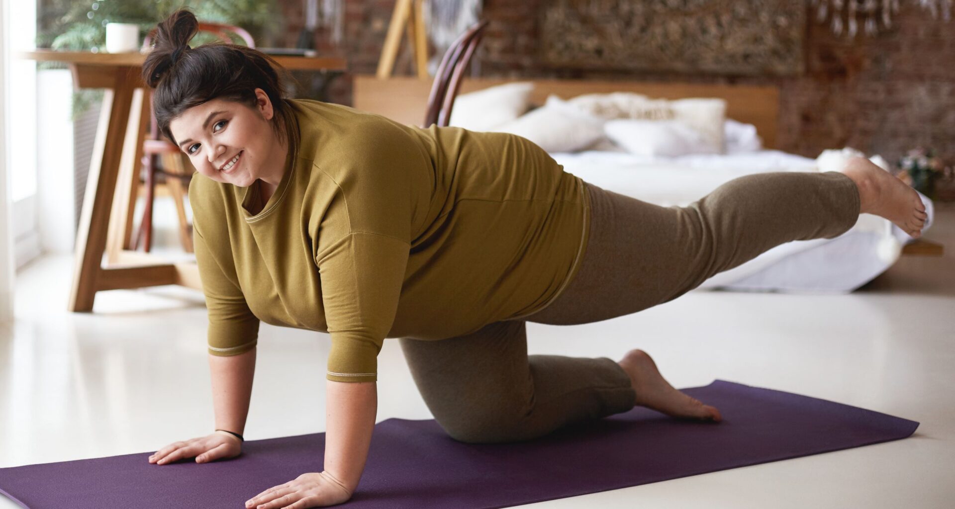 A Pilates instructor says these are the two moves she always recommends to beginners to build core strength and develop body awareness