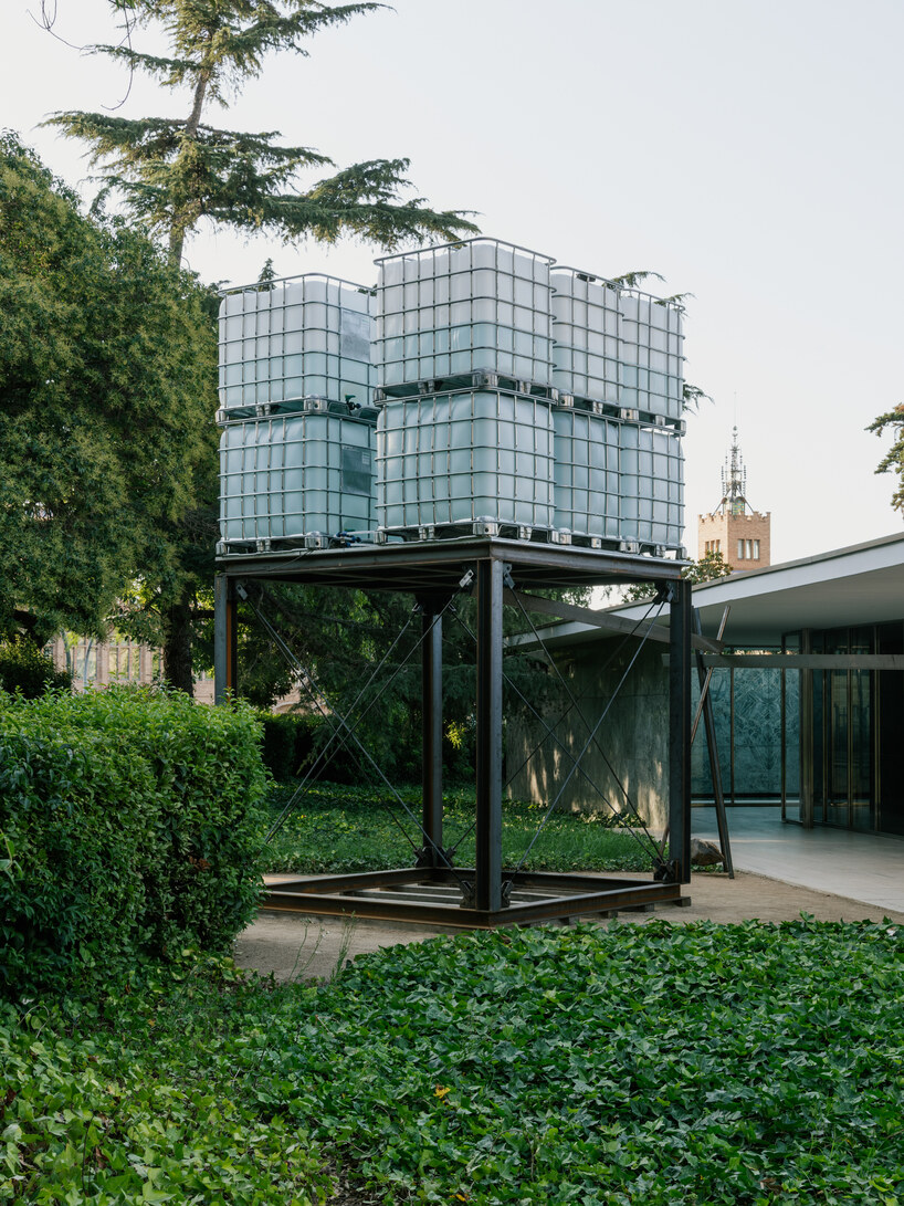 plou prou makes water evaporation visible at mies van der rohes barcelona pavilion 1