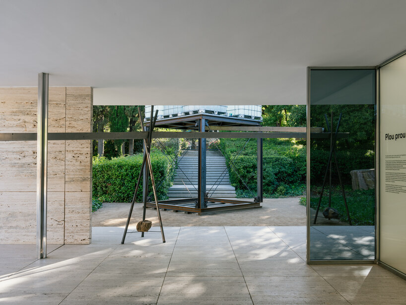 plou prou makes water evaporation visible at mies van der rohes barcelona pavilion 5