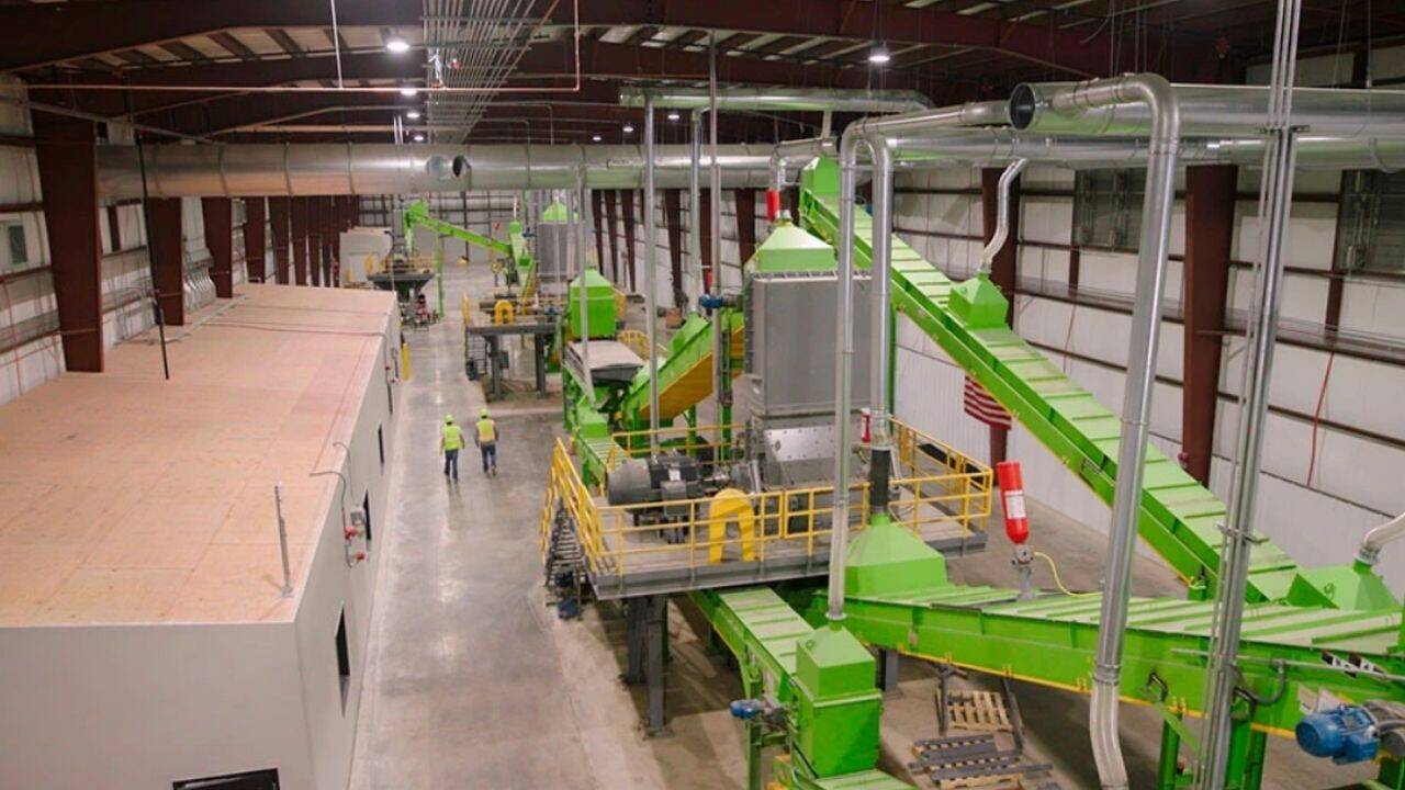 Regen Fiber’s facility recycles old wind turbine blades into materials for concrete and asphalt. Recycling of old wind turbine blades