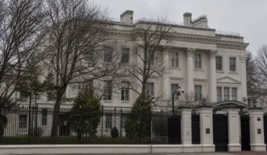 Russia recalls ambassador from the United Kingdom