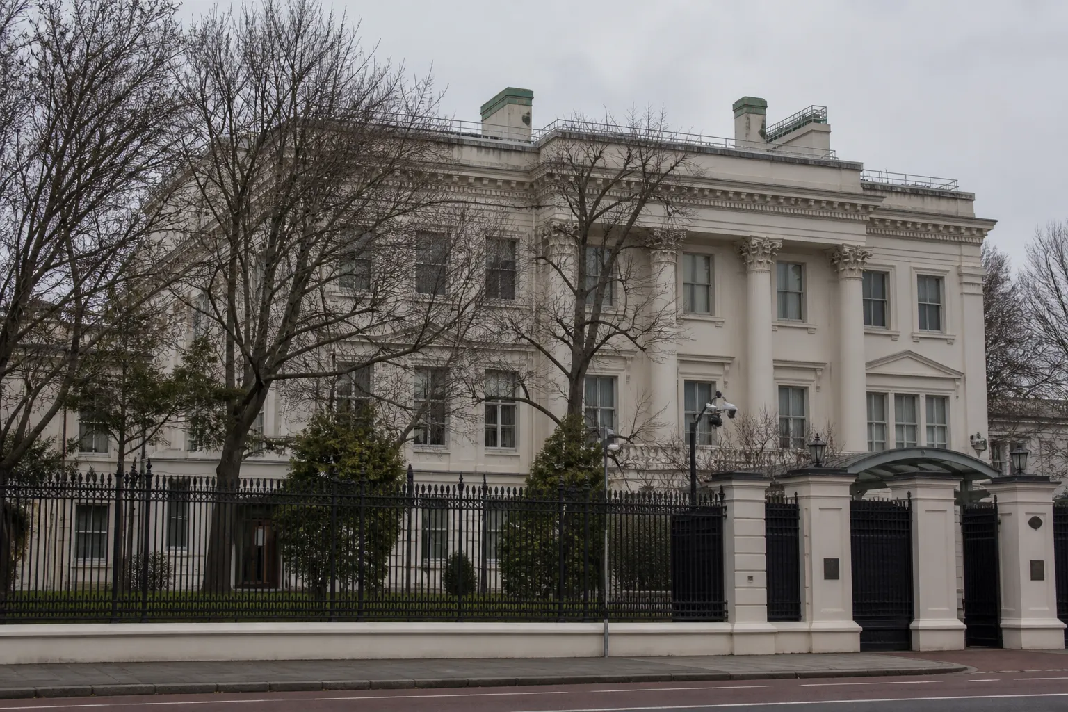 Russia recalls ambassador from the United Kingdom