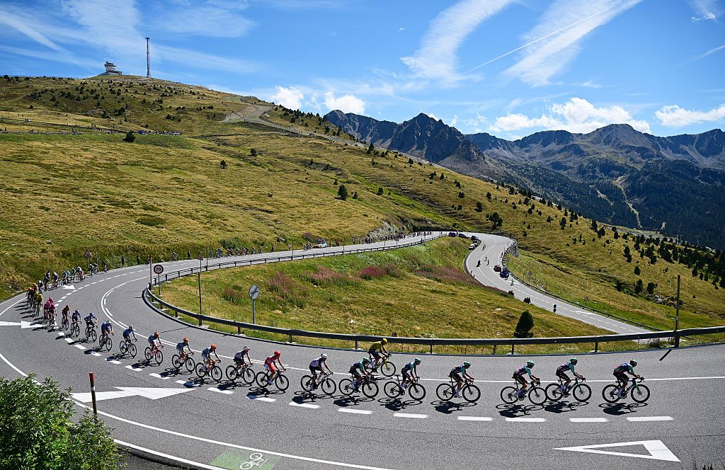 ANDORRA LA VELLA, ANDORRA - AUGUST 25: A general view of the peloton compete climbing to the Port de Envalira (2400m) during the La Vuelta - 81st Tour of Spain 2026, Stage 4 a 104.8km from Andorra la Vella to Andorra la Vella / #UCIWT / on August 25, 2026 in Andorra la Vella, Andorra. (Photo by Tim de Waele/Getty Images)