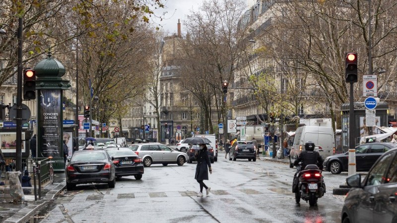 French economy grinds to a halt - ing think