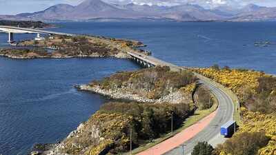 In 1968, a fire destroyed a naturalist’s isolated home and killed his otter; he moved to a tiny island to build a wildlife sanctuary