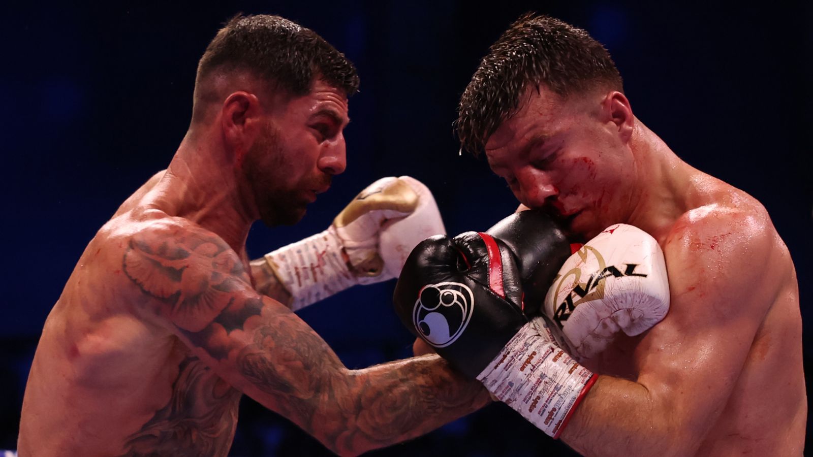 Mark Chamberlain (left) stopped Pierce O'Leary in Dublin