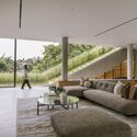 © Finbarr Fallon Split Mass Residence / K-Thengono Design Studio - Interior Photography, Living Room