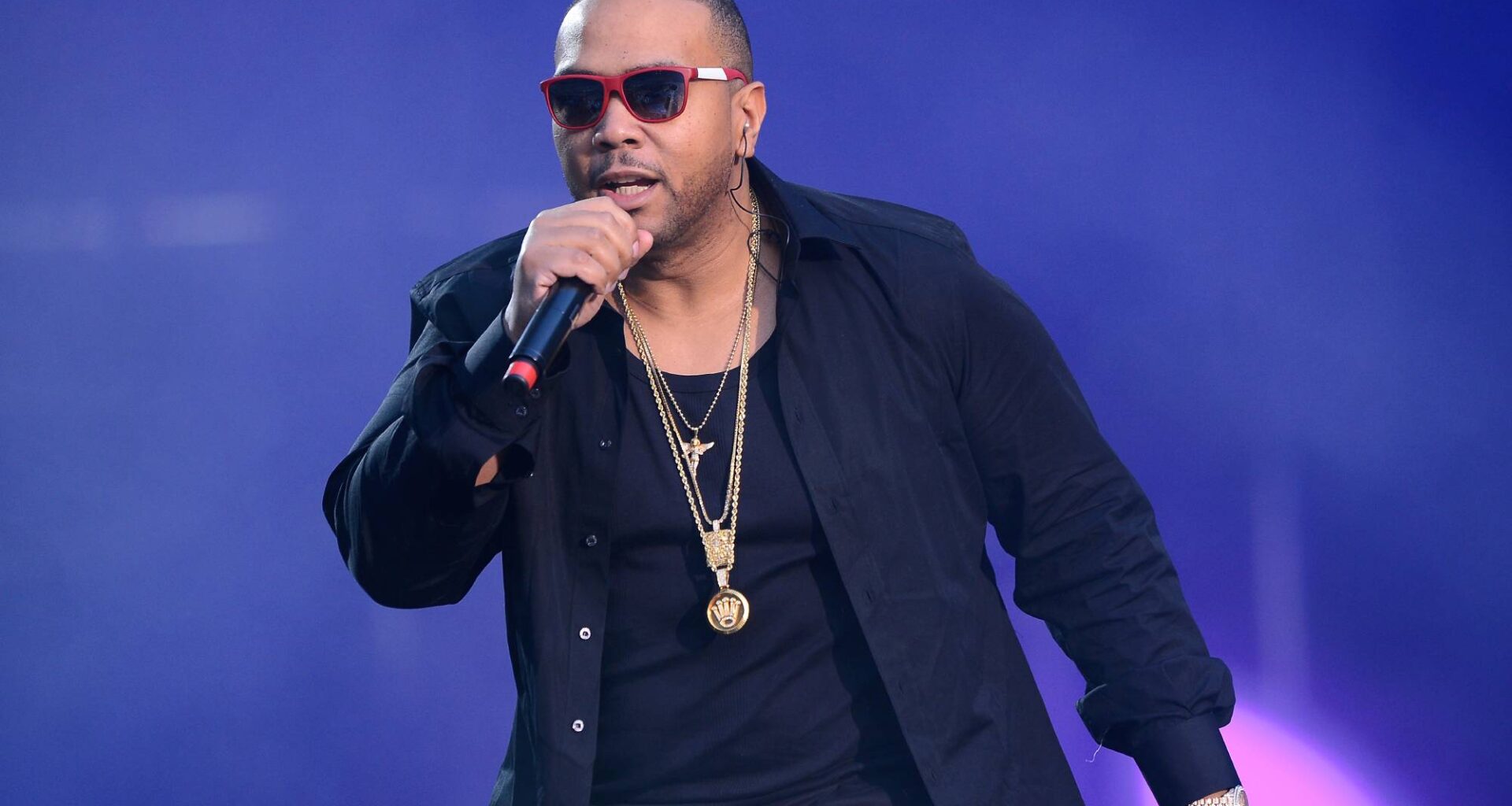 Watch Timbaland perform only the times he says "EH" in Nelly Furtado's 'Say It Right'