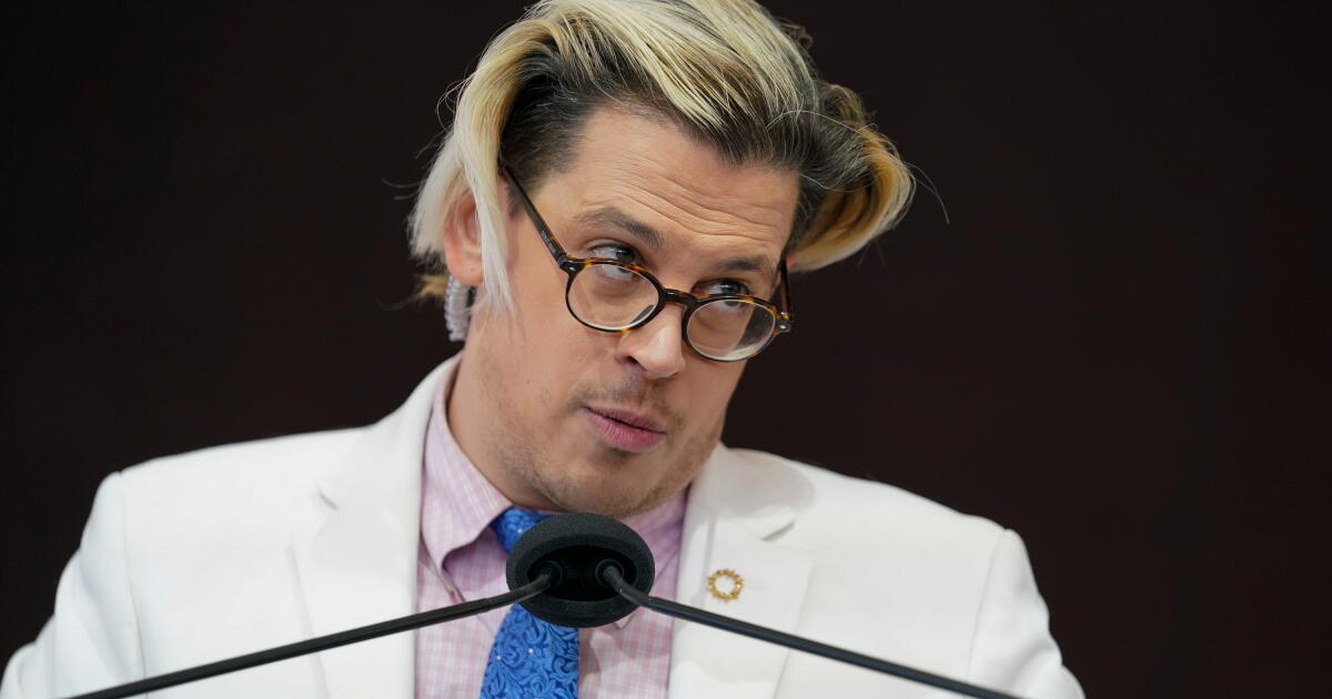 Far-right British provocateur Milo Yiannopoulos has been deported after his immigration arrest in U.S.