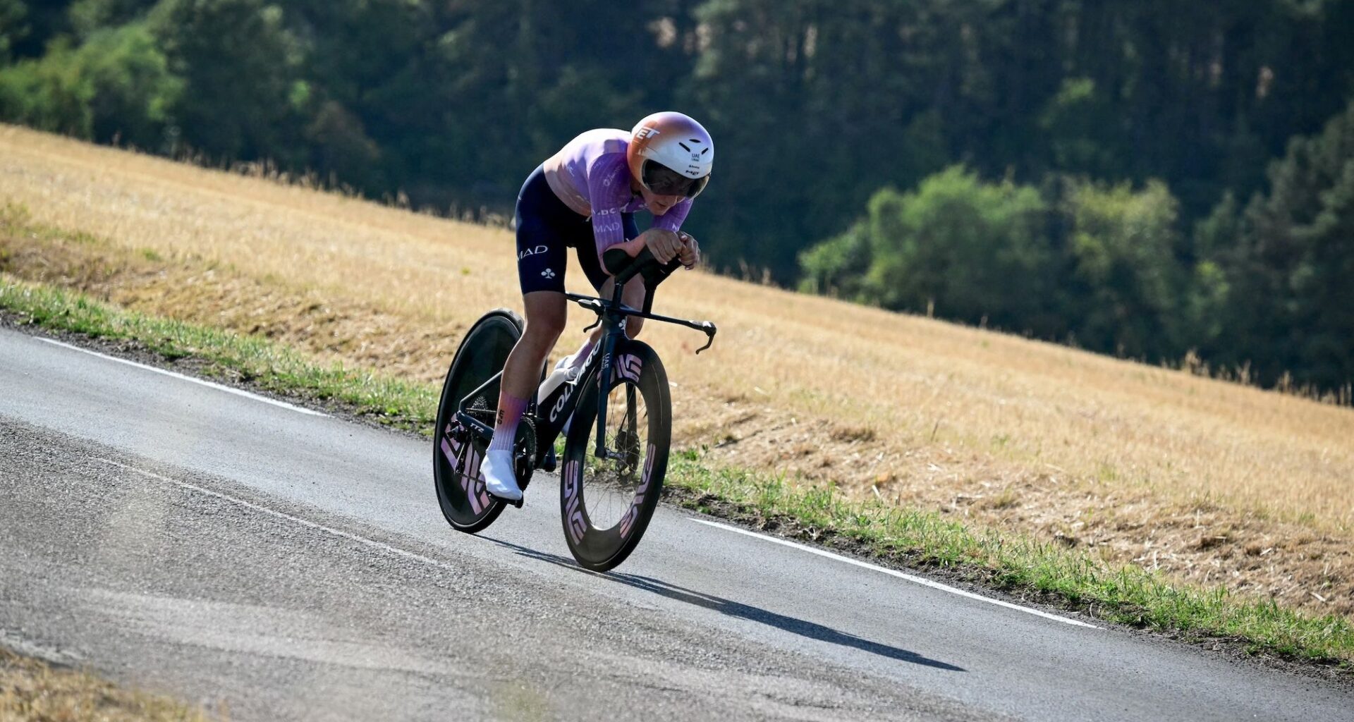 Late mechanical costs Elisa Longo Borghini seconds in strong Tour de France Femmes TT