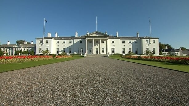 The front of Áras an Uachtaráin pictured on a sunny day