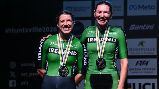 Sinead Greenan and pilot Alice Sharpe
