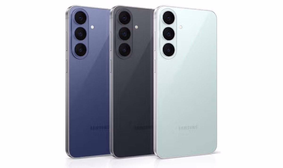Three Samsung Galaxy S26 FE phones in Blueberry, Graphite and Pistachio.