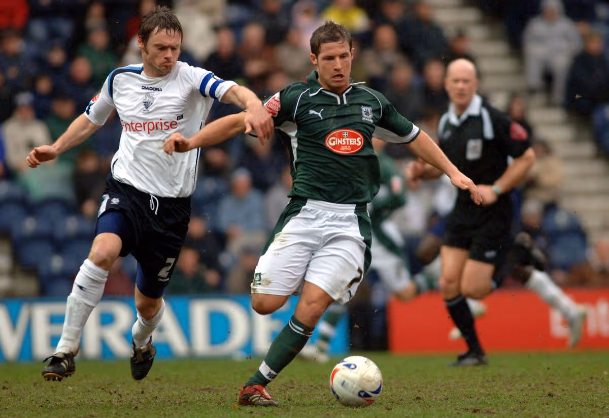 David Norris in action for Argyle during a Championship game against Preston at Home Park in March 2006