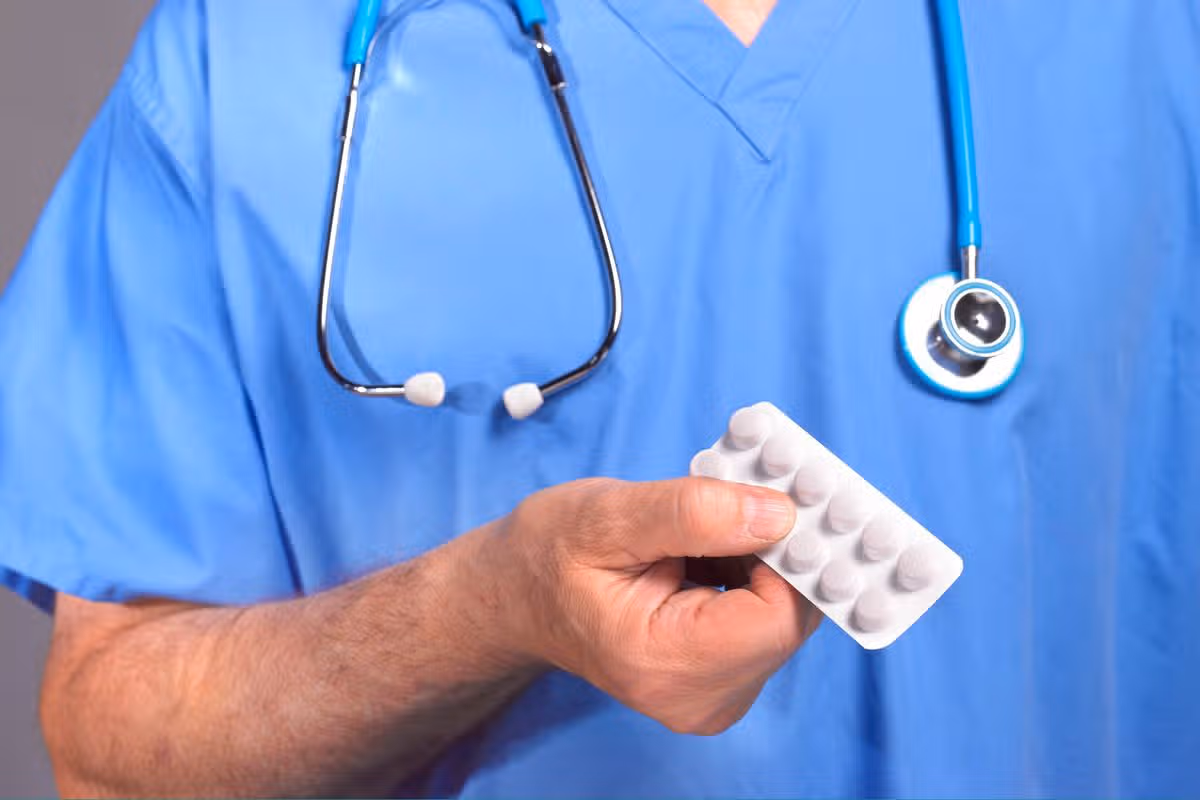 Statin pills for patient with high cholesterol