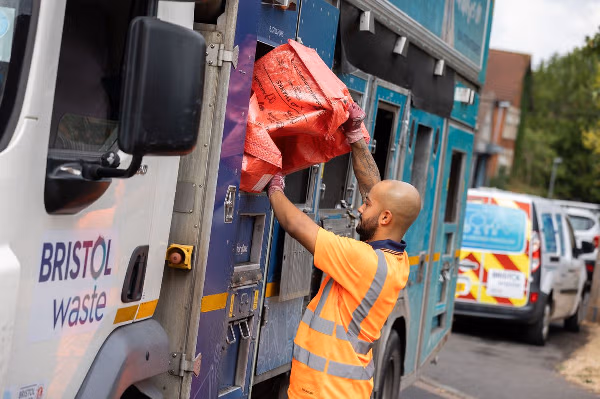 Bristol Waste is replacing plastic boxes for cans and bottle recycling with red bags